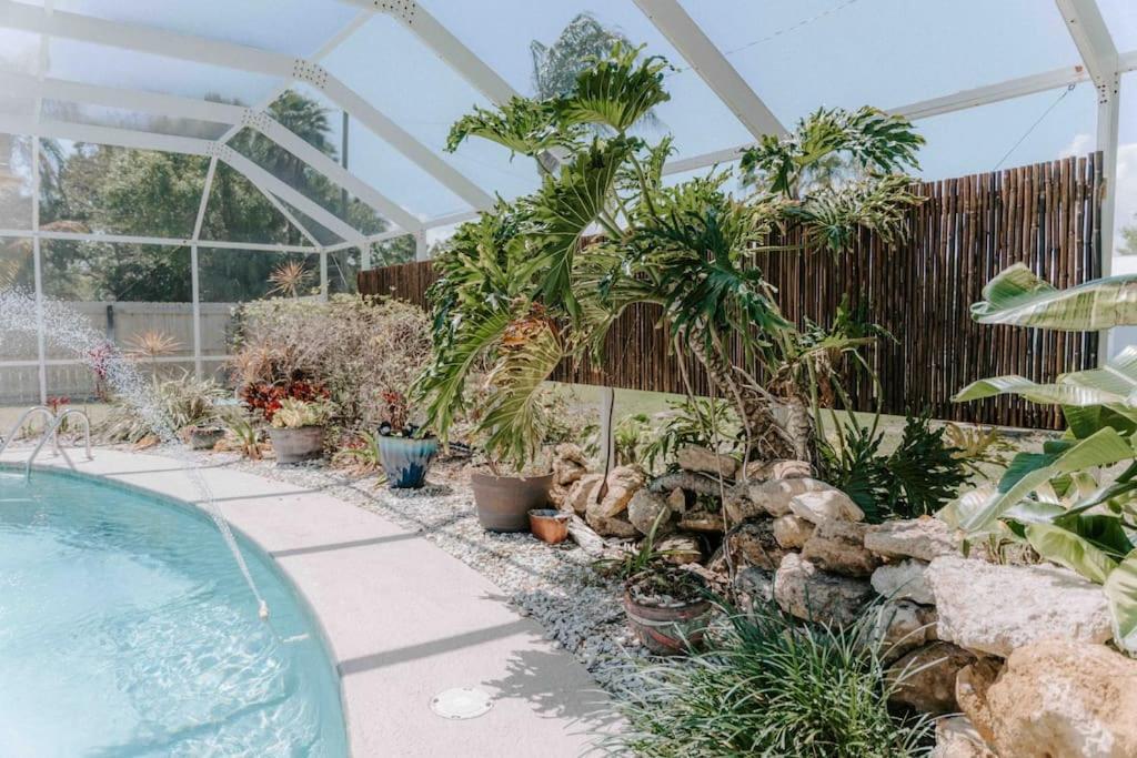 Entire Home, Heated Pool, Just 10 Min To Beach! Веро Бич Экстерьер фото